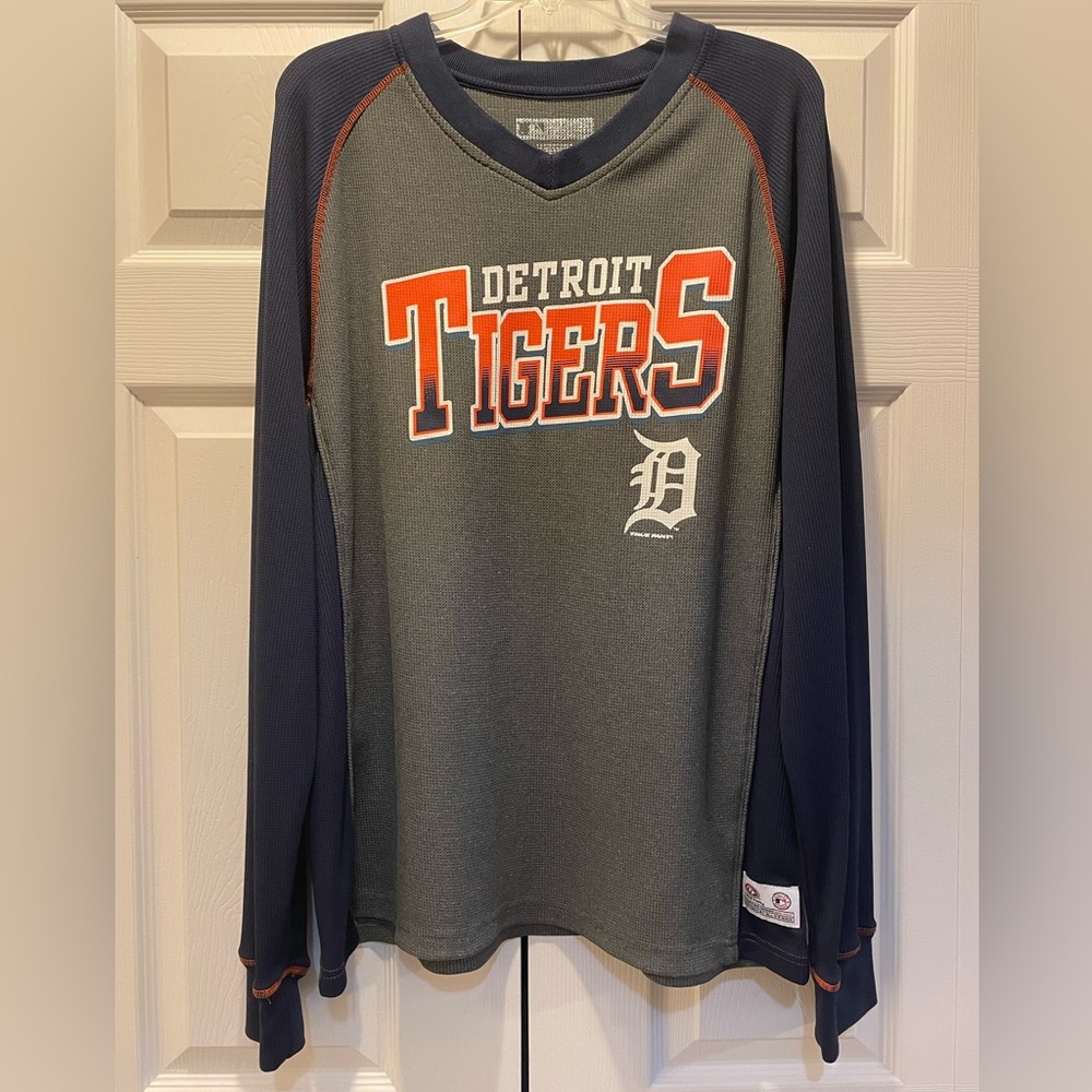 Men’s Long Sleeved Gray and Blue Waffle Weave Detroit Tigers Tee Size L